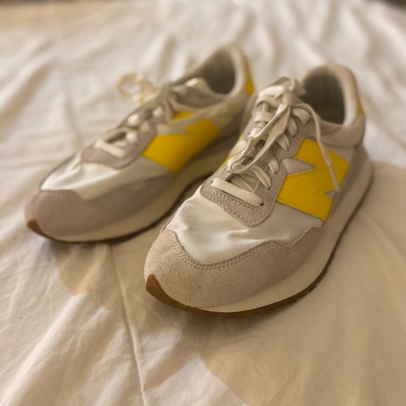 New Balance 237 Sneaker, size 8.5 - Picture 1 of 6